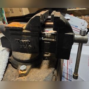 Vintage Cast Iron Bench Vice Anvil Test Rite Taiwan Tool Tools